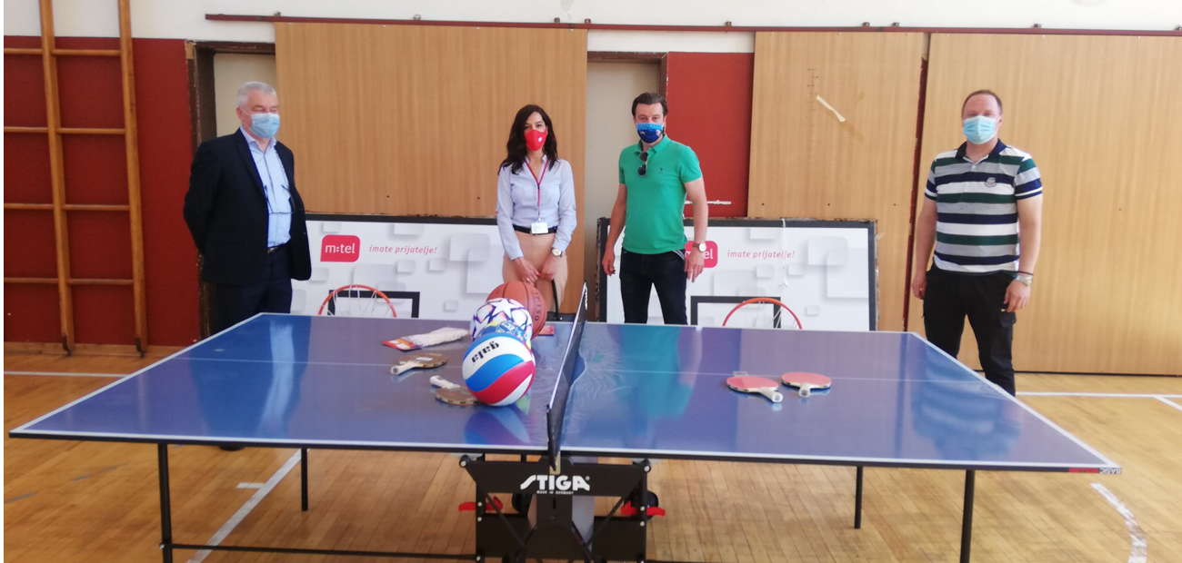 m:tel donirao sportsku opremu Osnovnoj školi “Georgi Stojkov Rakovski” u Banjaluci