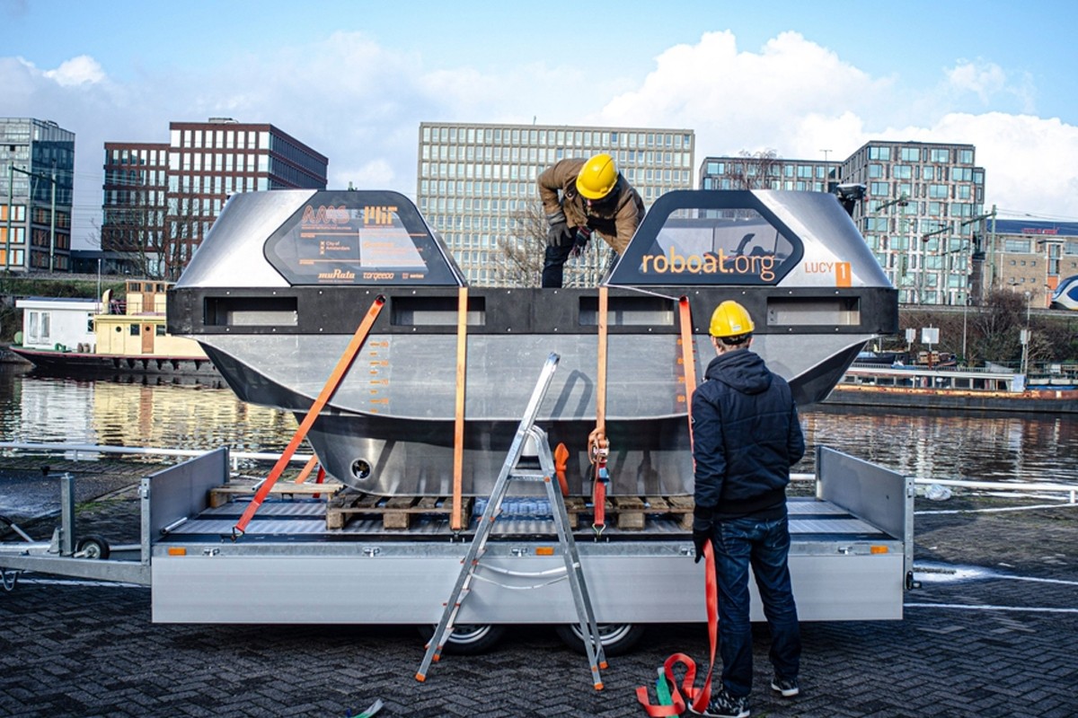 Robotski taksi čamci u kanalima Amsterdama